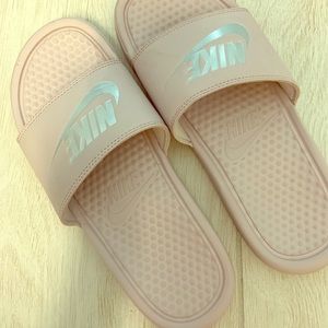 Nike Slides light pink size 8